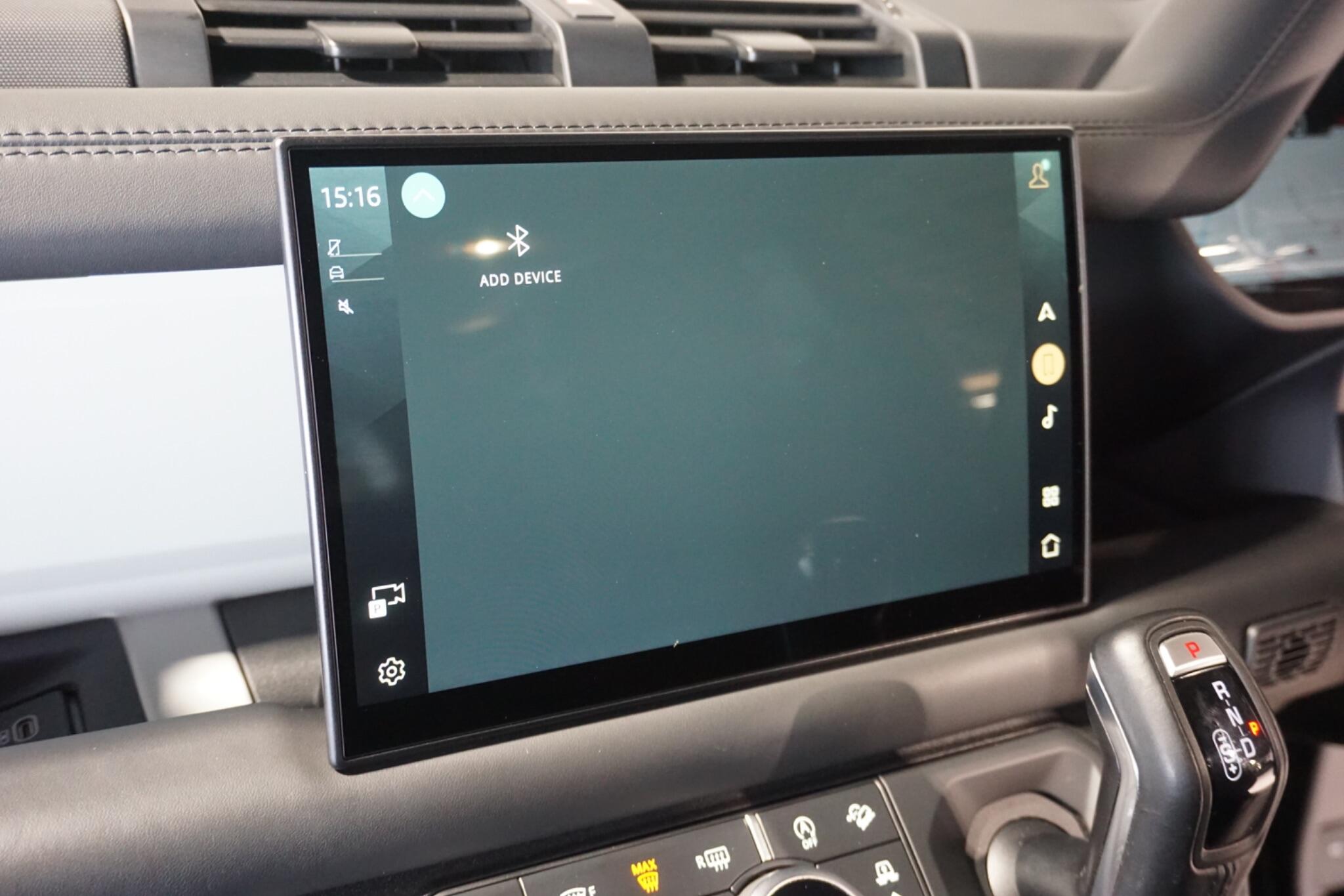 Land Rover Defender 90 3.0 D300 MHEV X-Dynamic HSE Hard Top SUV 3dr Diesel Auto 4WD SWB Euro 6 (s/s) (300 ps)